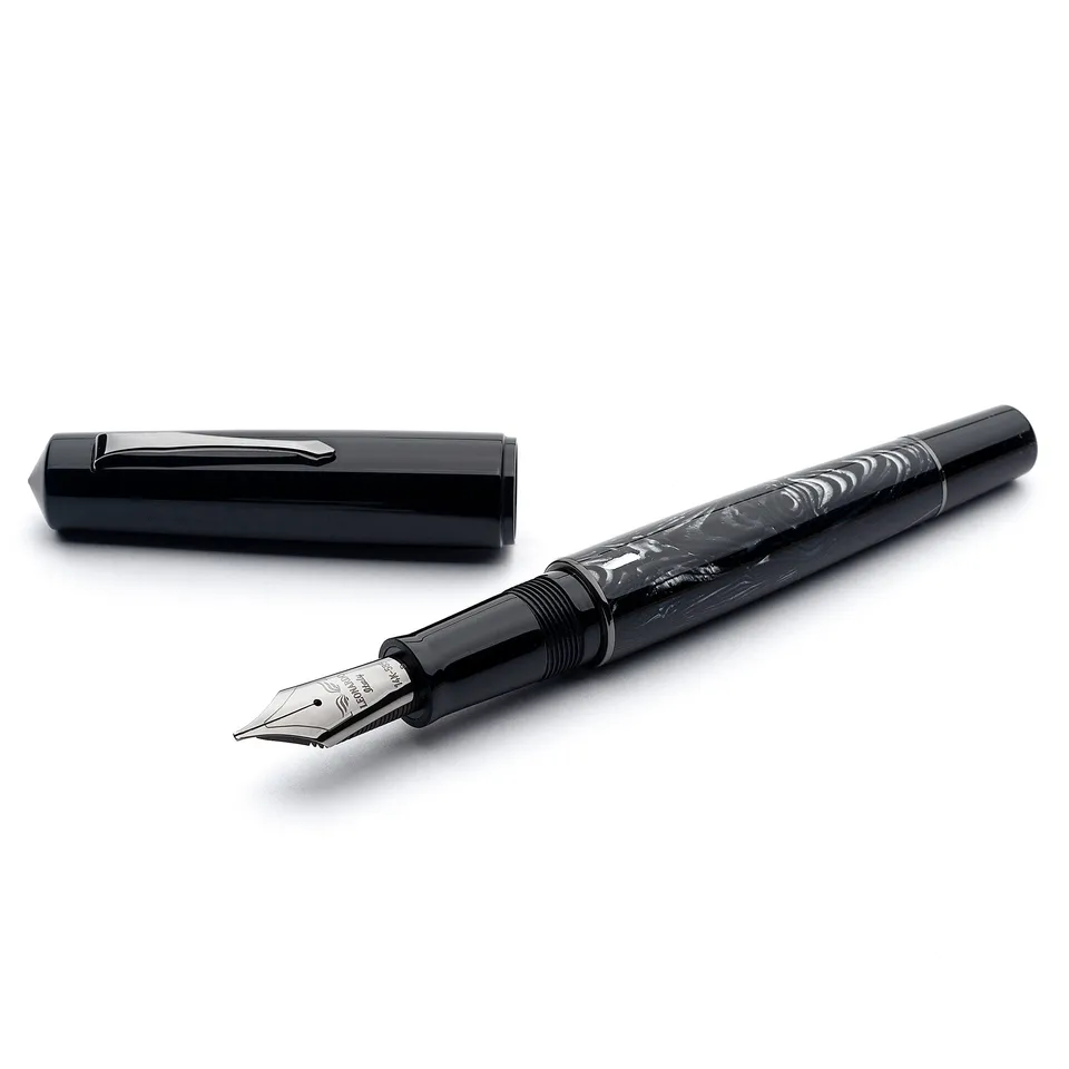 leonardo-officina-italiana-momento-zero-grande-celluloide-minimalist-nera-e-grig image 1