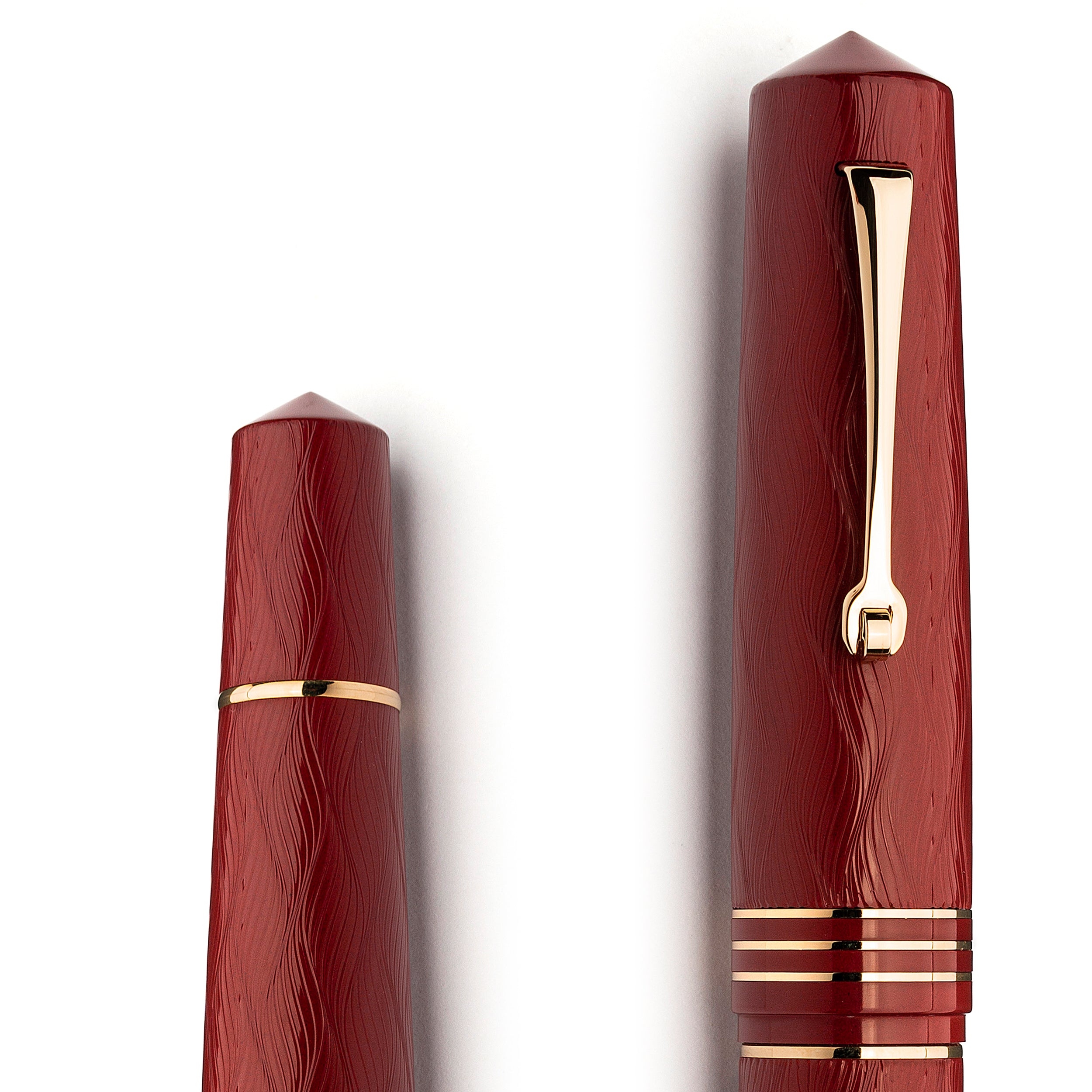leonardo-officina-italiana-audace-guilloch-onde-ebanite-granata-penna-stilografi image 3