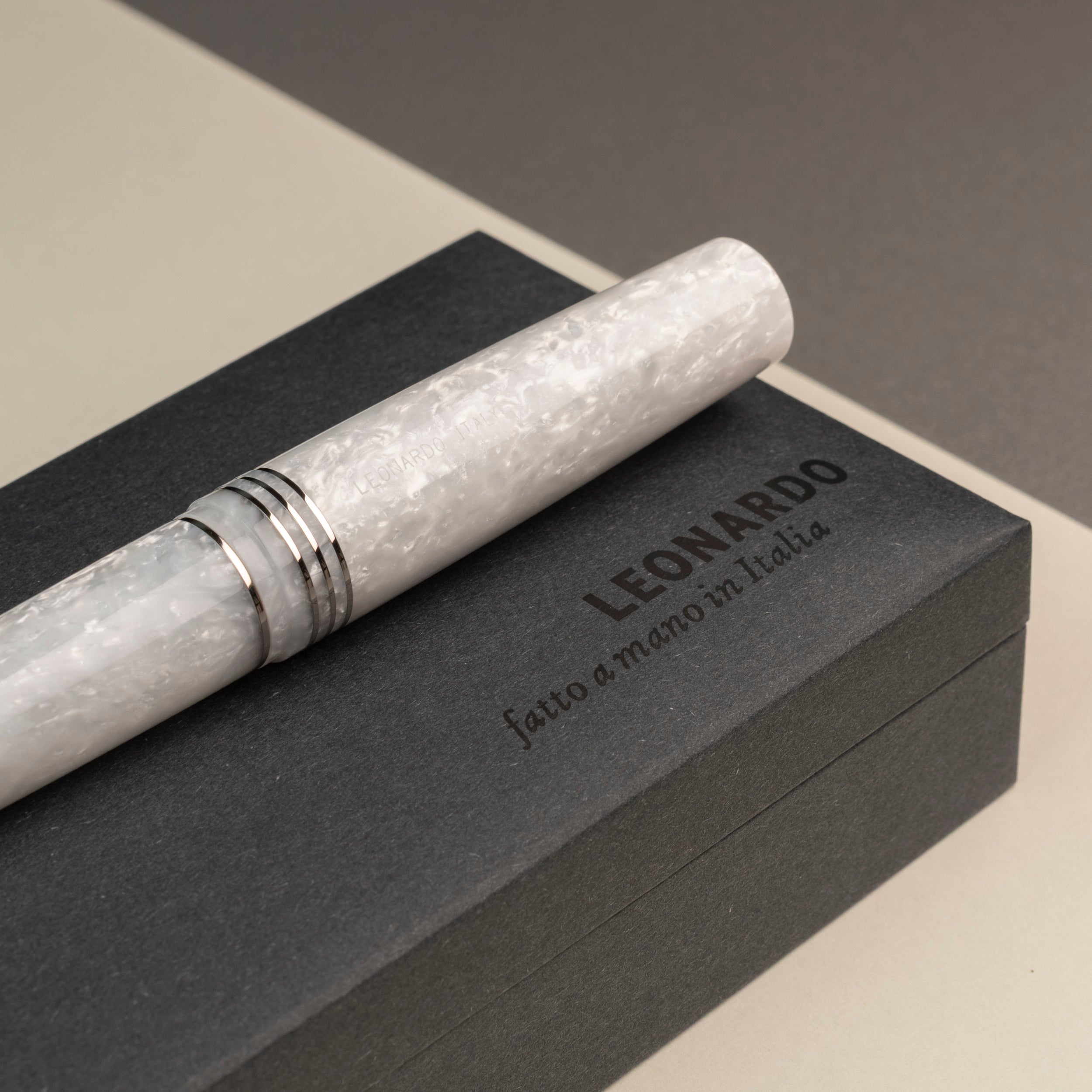 leonardo-officina-italiana-momento-zero-grande-2-0-ice-penna-stilografica-con-pe image 6
