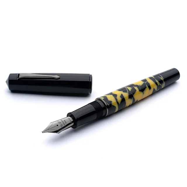 leonardo-officina-italiana-momento-zero-grande-minimalist-nero-e-giallo-celluloi image 1
