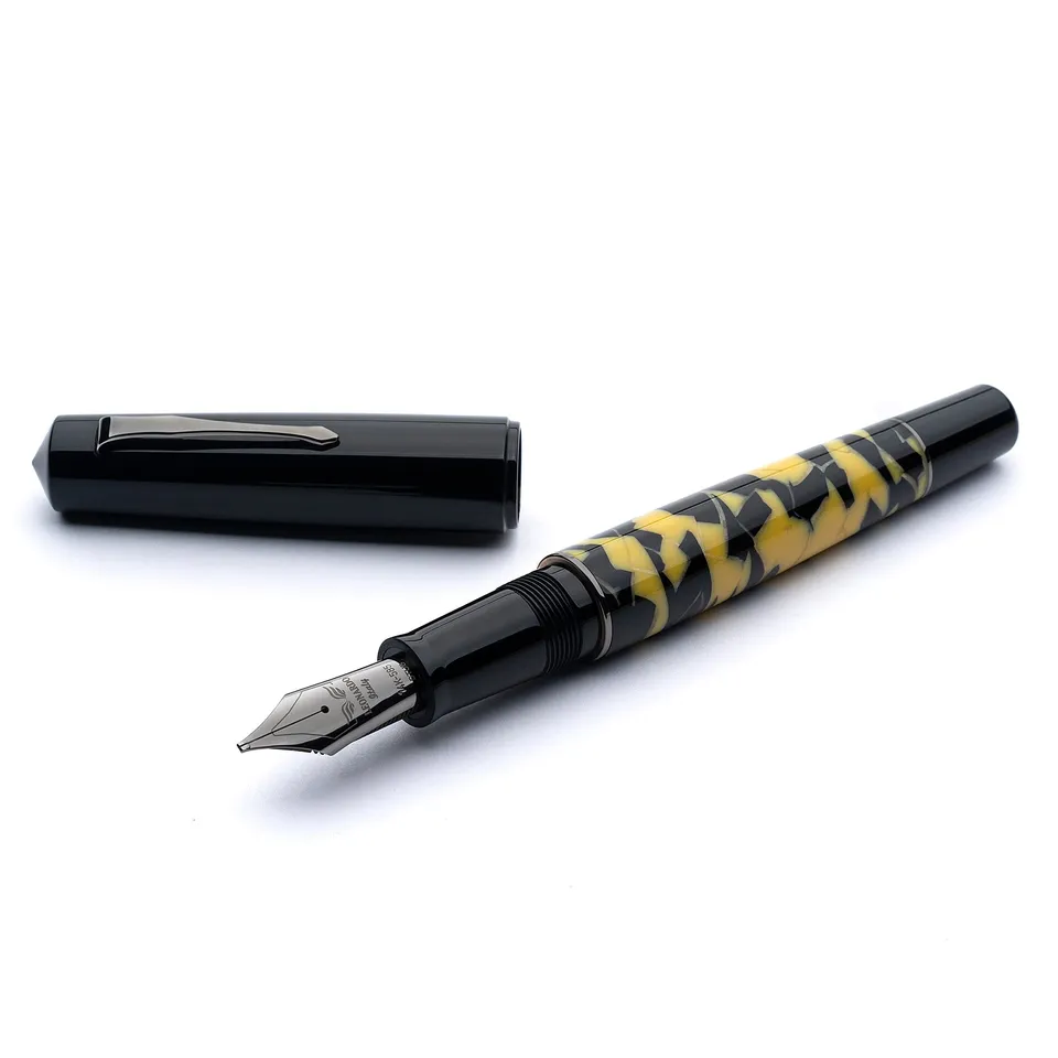 leonardo-officina-italiana-momento-zero-grande-minimalist-nero-e-giallo-celluloi image 1
