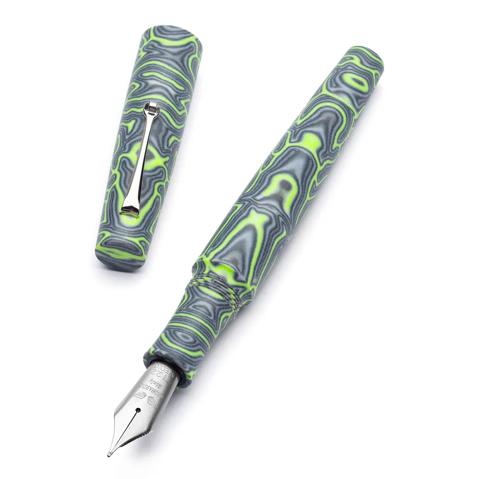 leonardo-officina-italiana-momento-zero-grande-micarta-psichedelica-penna-stilog image 1