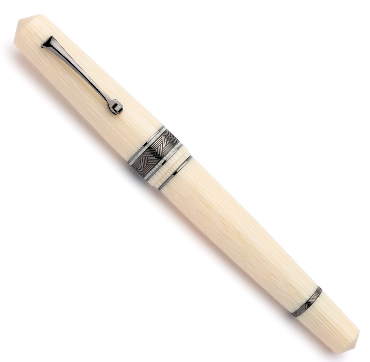 leonardo-officina-italiana-momento-zero-celluloide-beige-edizione-speciale-penna image 2