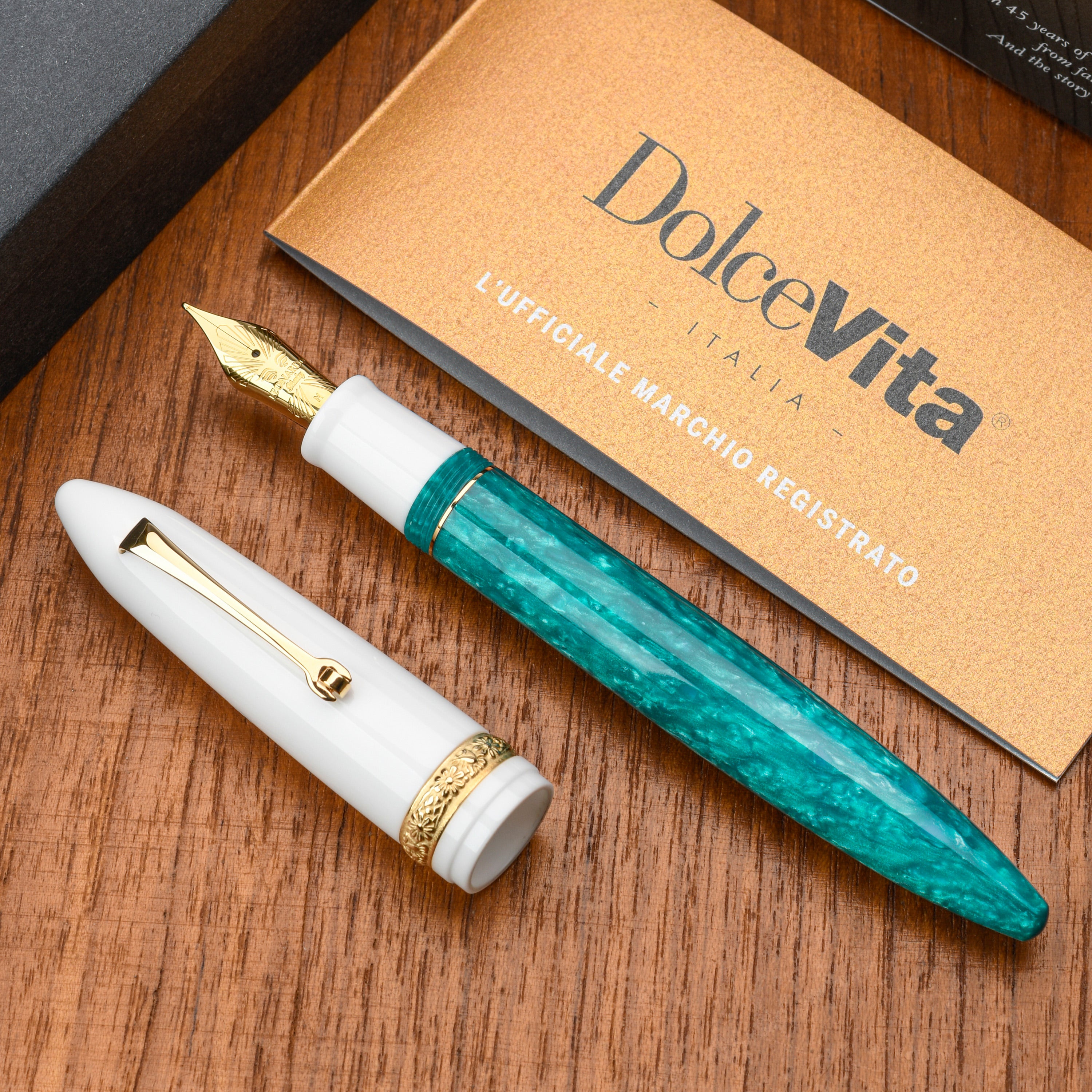 leonardo-officina-italiana-dolcevita-furore-smeralda-gt-penna-stilografica image 2