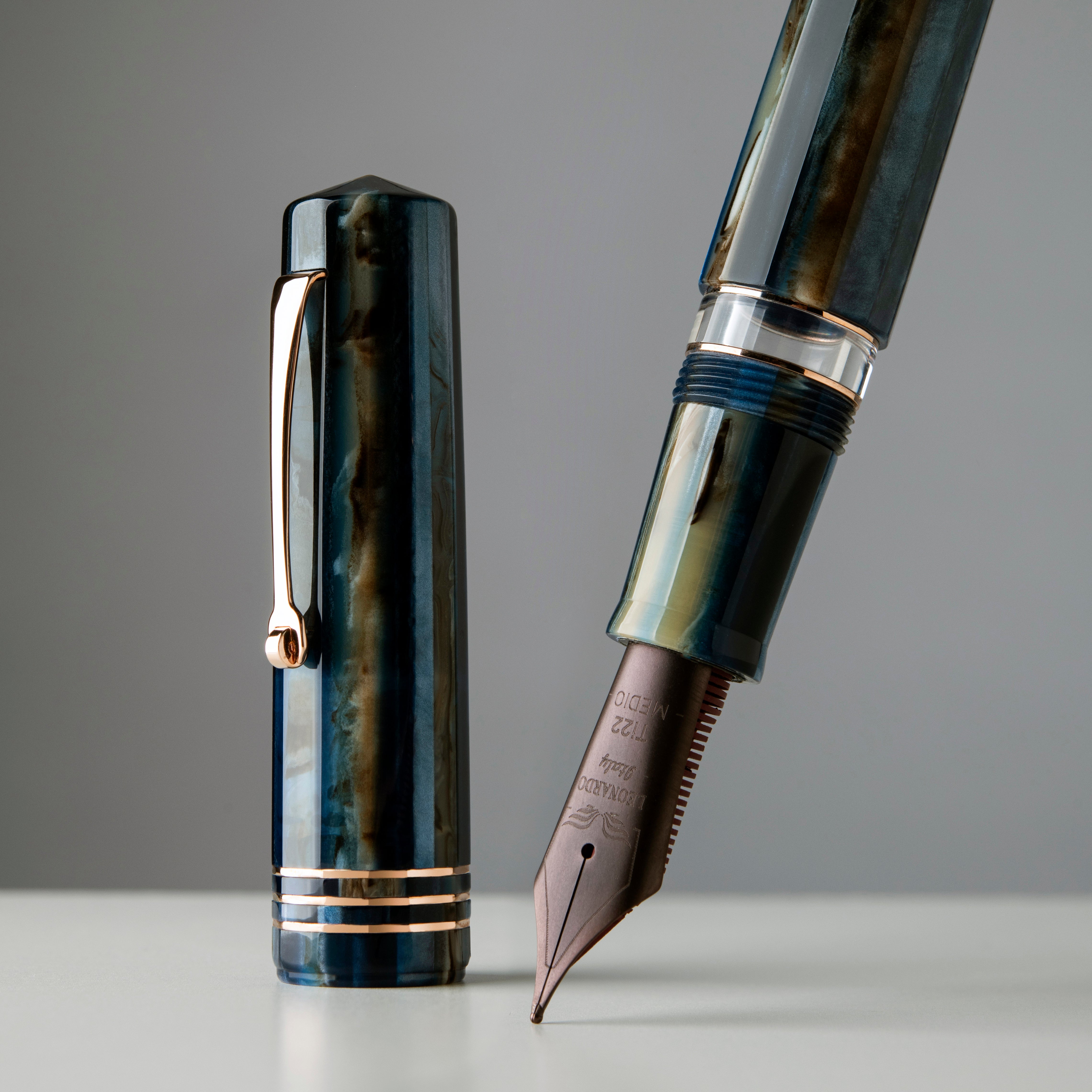 leonardo-officina-italiana-dodici-dark-hawaii-penna-stilografica-pennino-titanio image 3