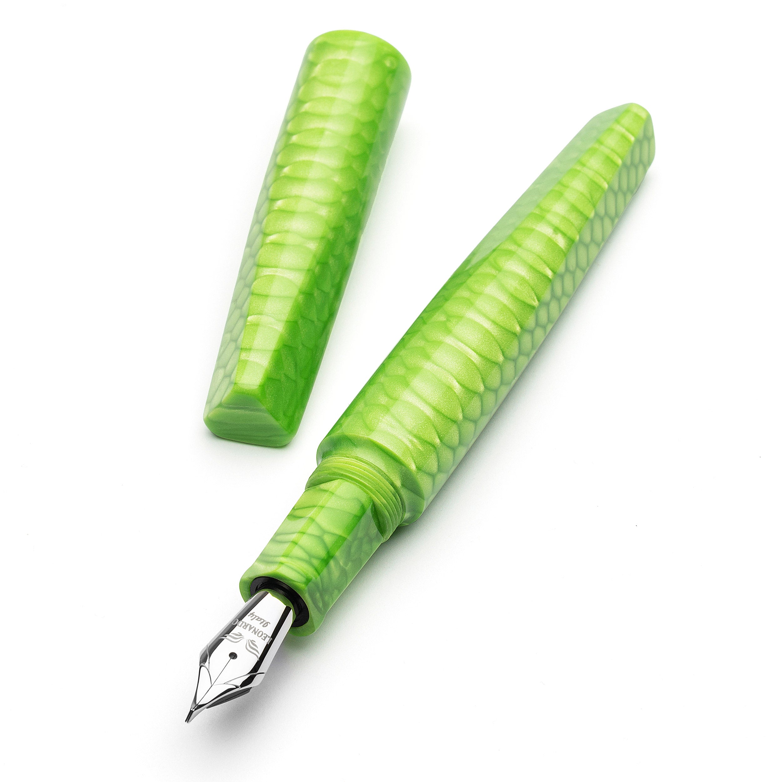 leonardo-officina-italiana-essenza-poliedrica-juma-dragon-skin-green-penna-stilo image 1
