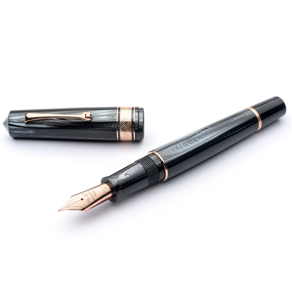 leonardo-officina-italiana-momento-zero-grande-grigio-perla-oro-rosa-penna-stilo image 1