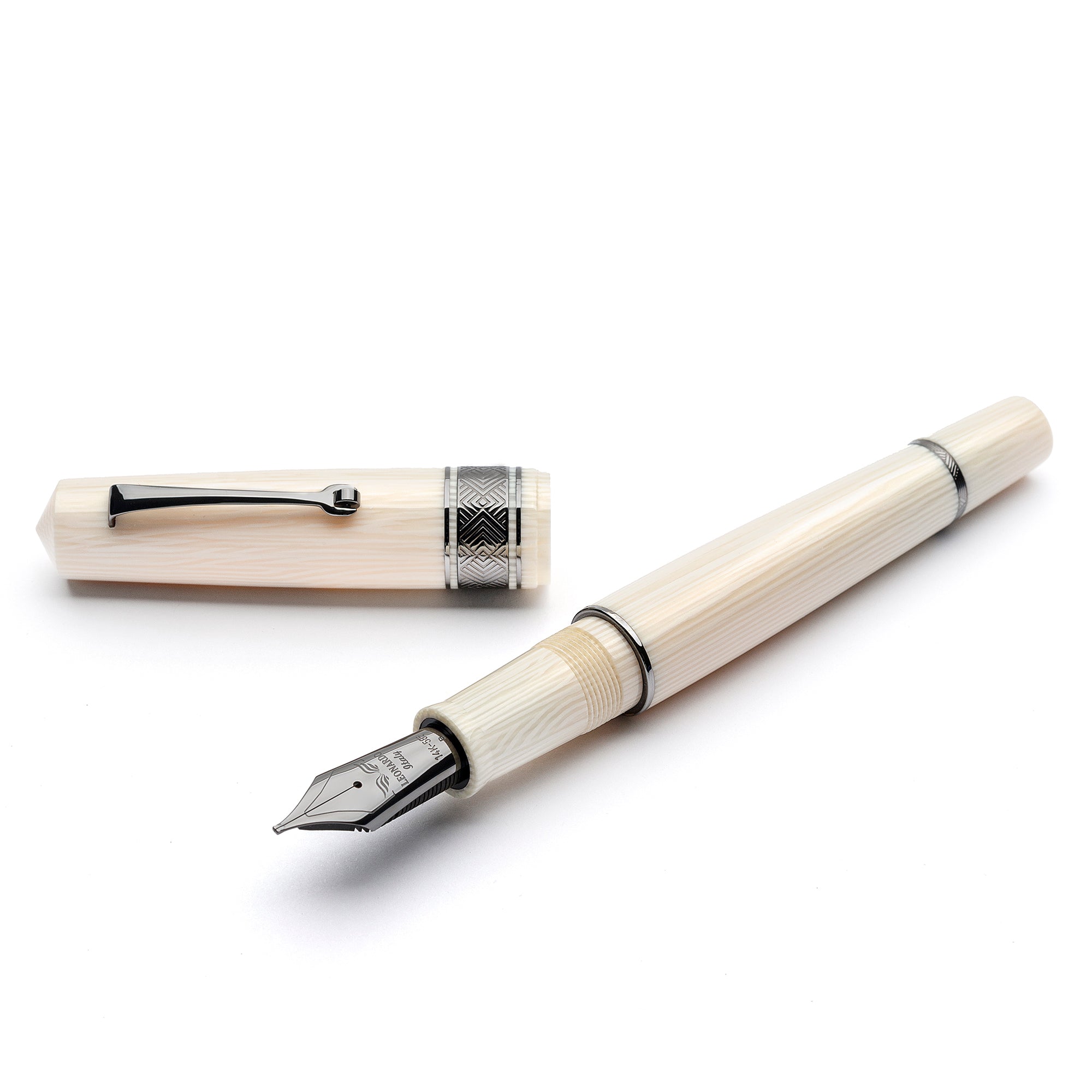leonardo-officina-italiana-momento-zero-grande-celluloide-beige-rt-penna-stilogr image 1