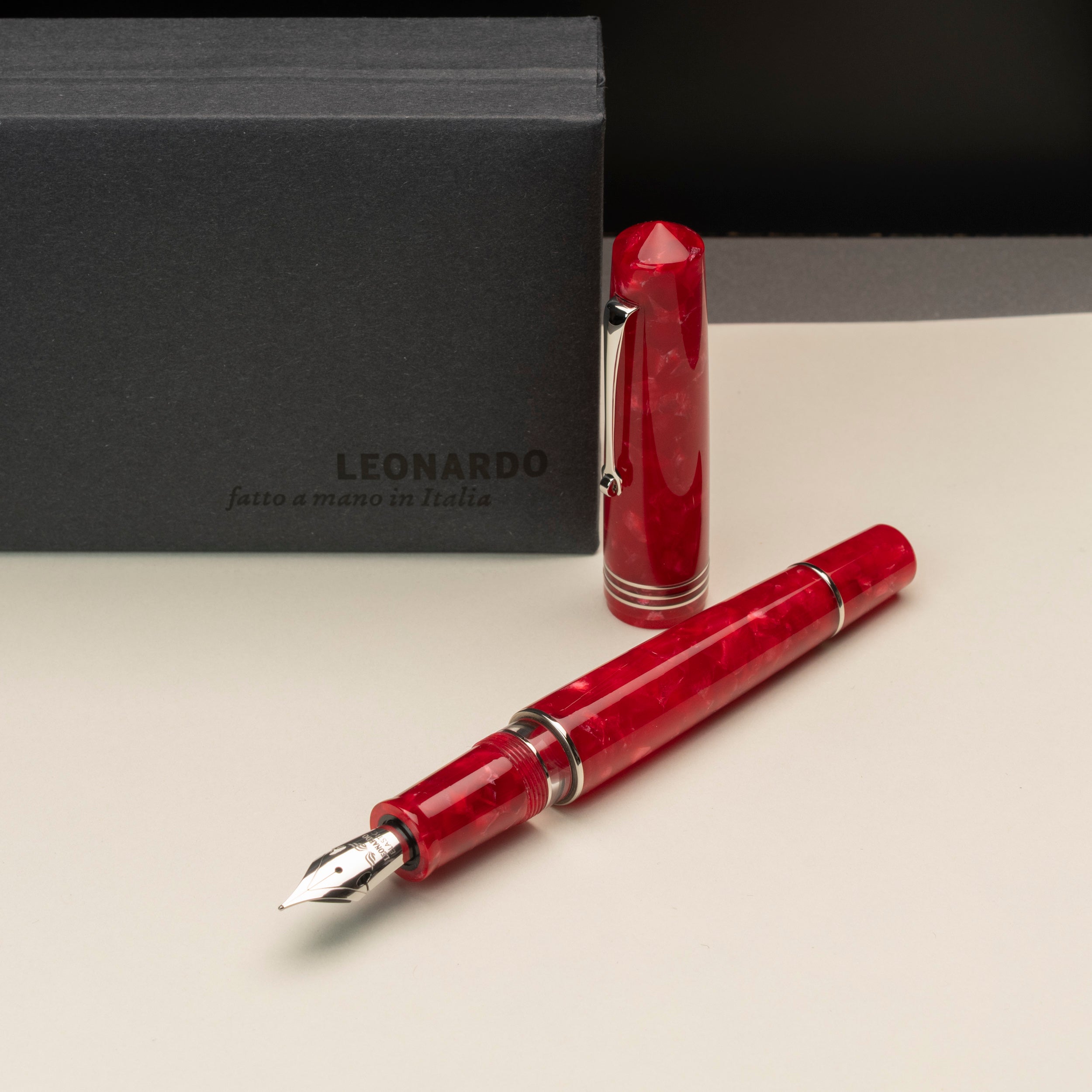 leonardo-officina-italiana-momento-zero-grande-2-0-marmo-rosso-penna-stilografic image 4