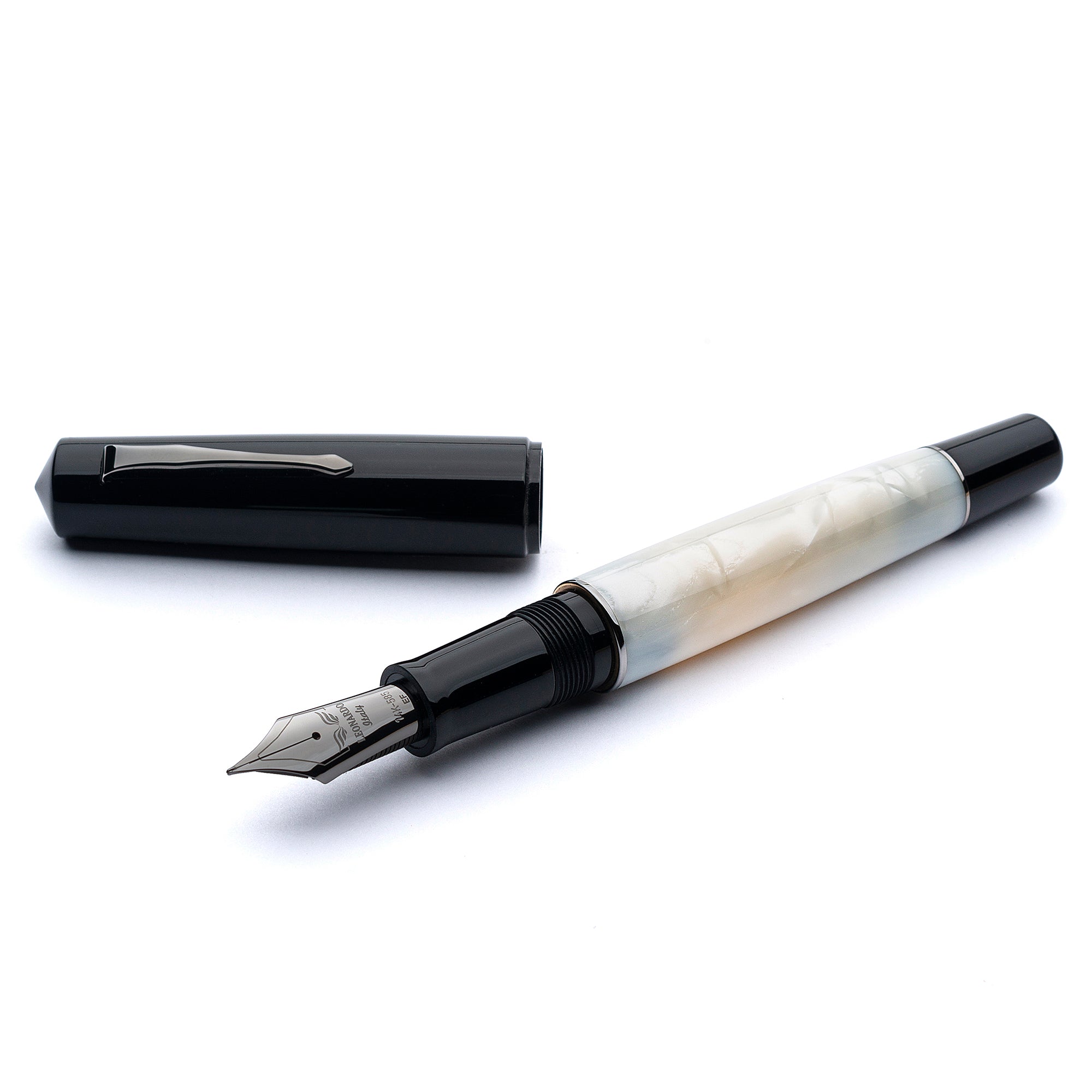leonardo-officina-italiana-momento-zero-grande-minimalista-perla-penna-stilograf image 1