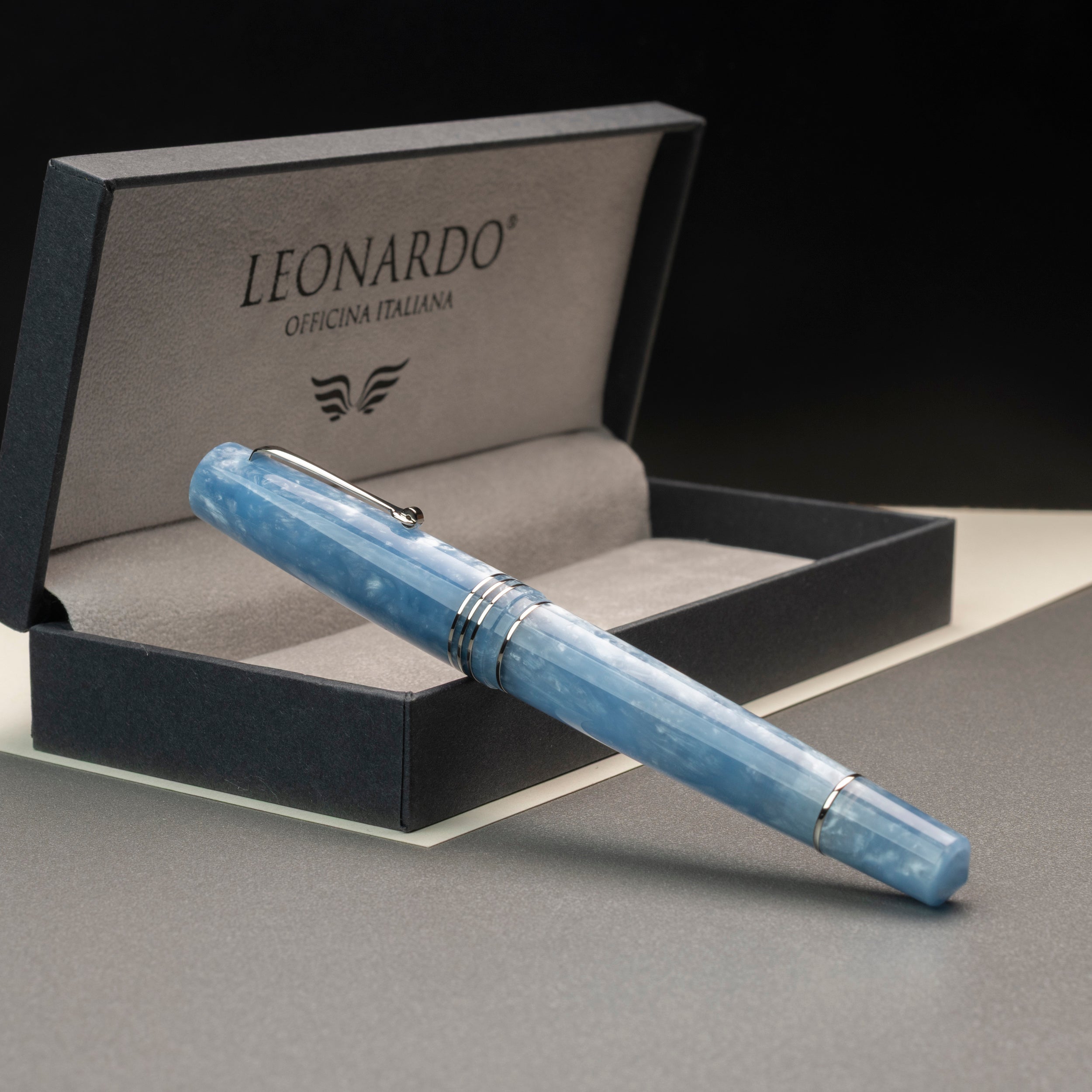leonardo-officina-italiana-momento-zero-grande-2-0-celestial-stilografica-acciai image 1