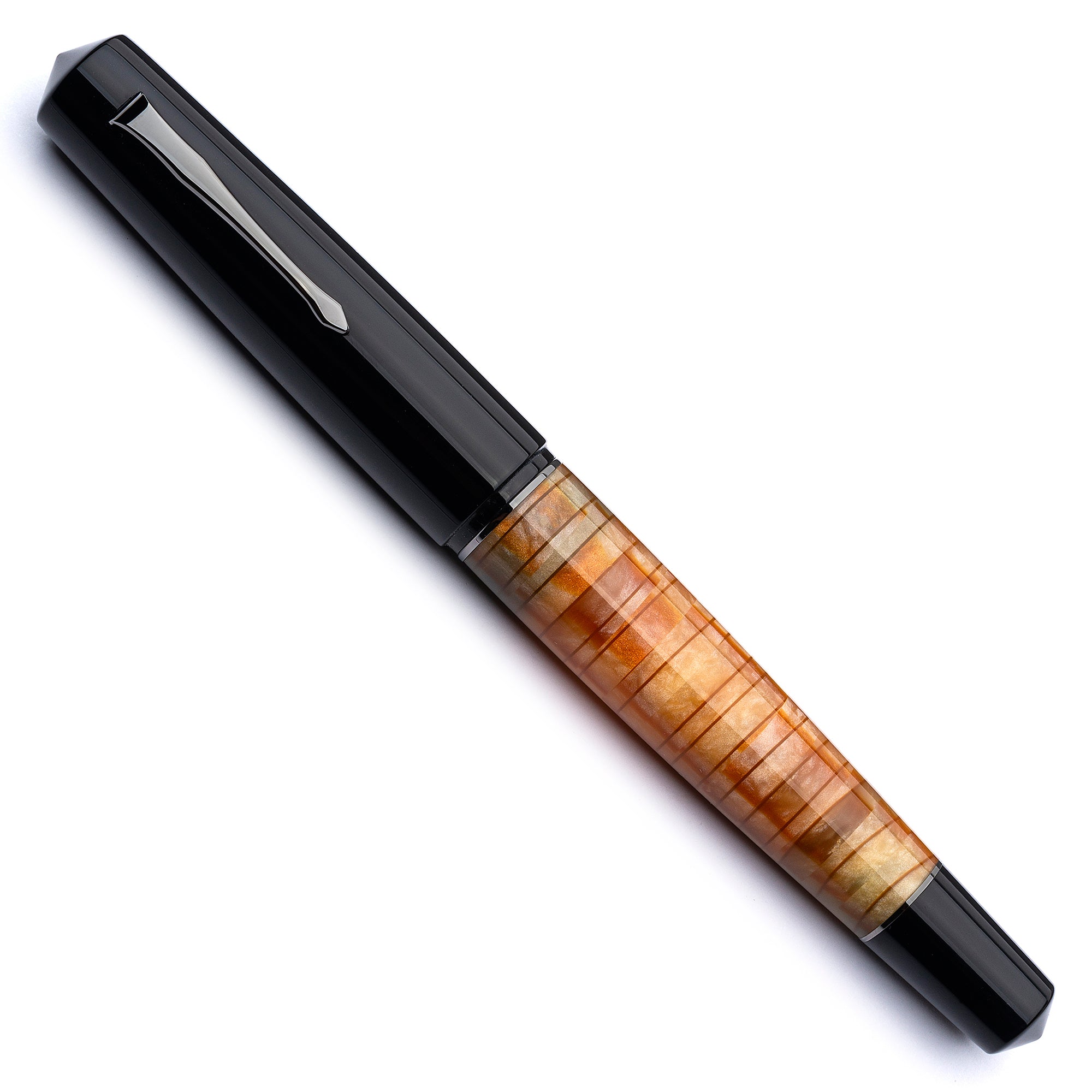 leonardo-officina-italiana-momento-zero-grande-minimalist-stilografica-nero-e-ce image 2