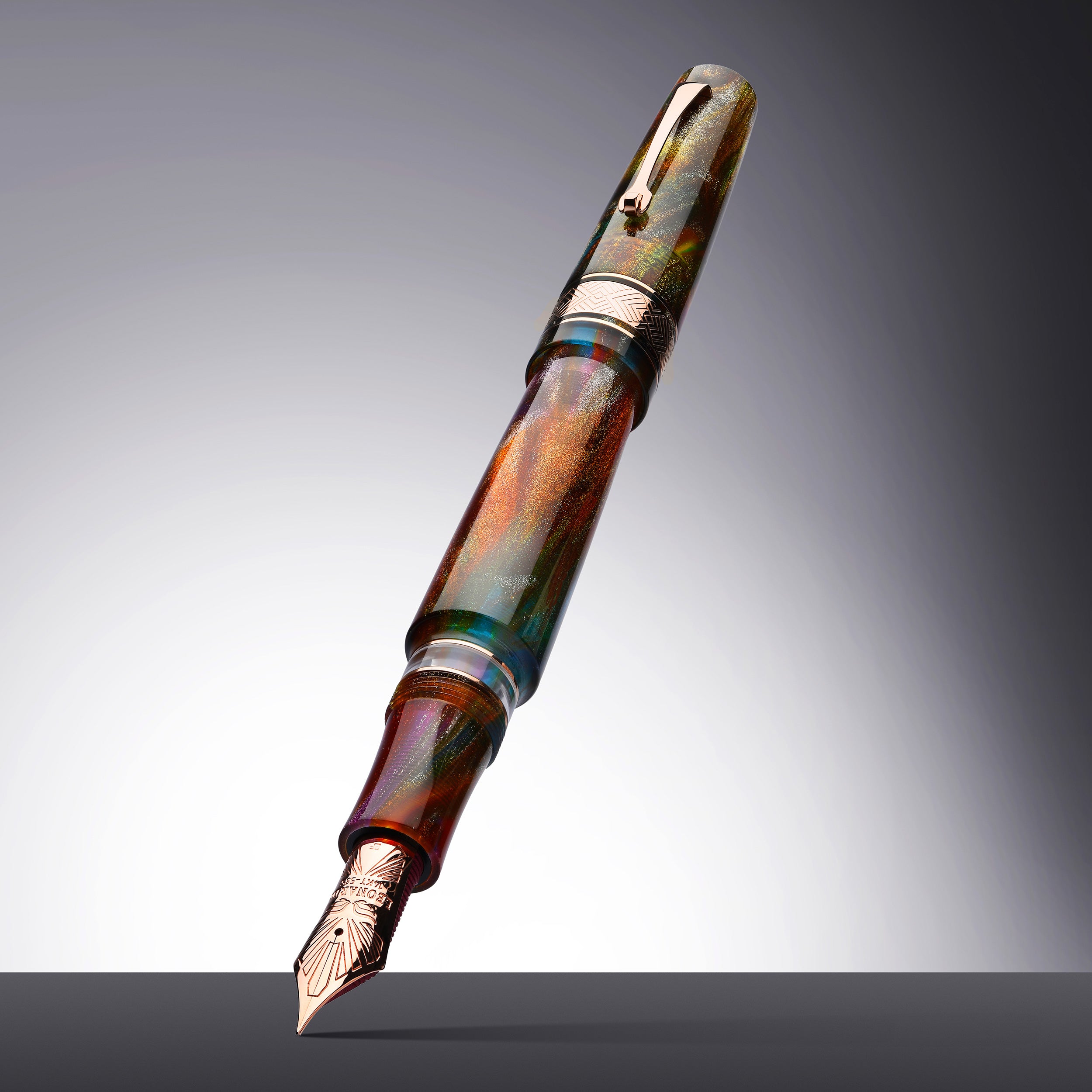 leonardo-officina-italiana-supernova-pm5-penna-stilografica-primary-manipulation image 3