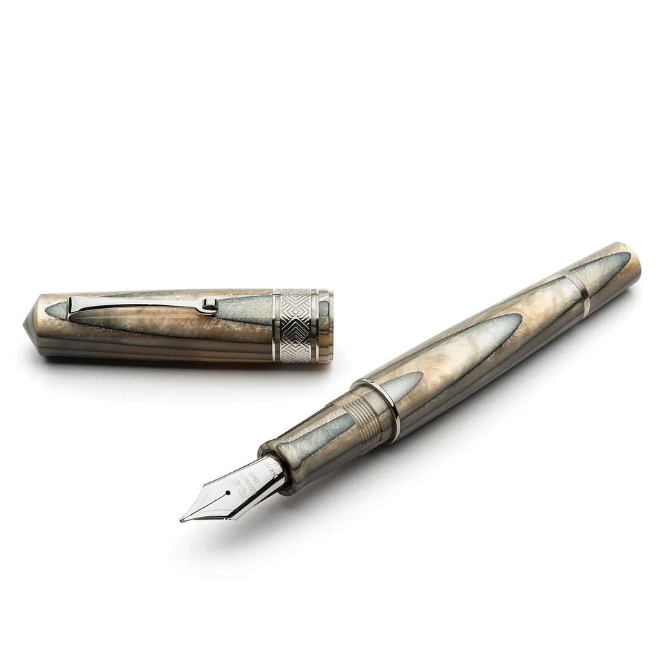 leonardo-officina-italiana-momento-zero-grande-nocciola-cuspide-penna-stilografi image 1