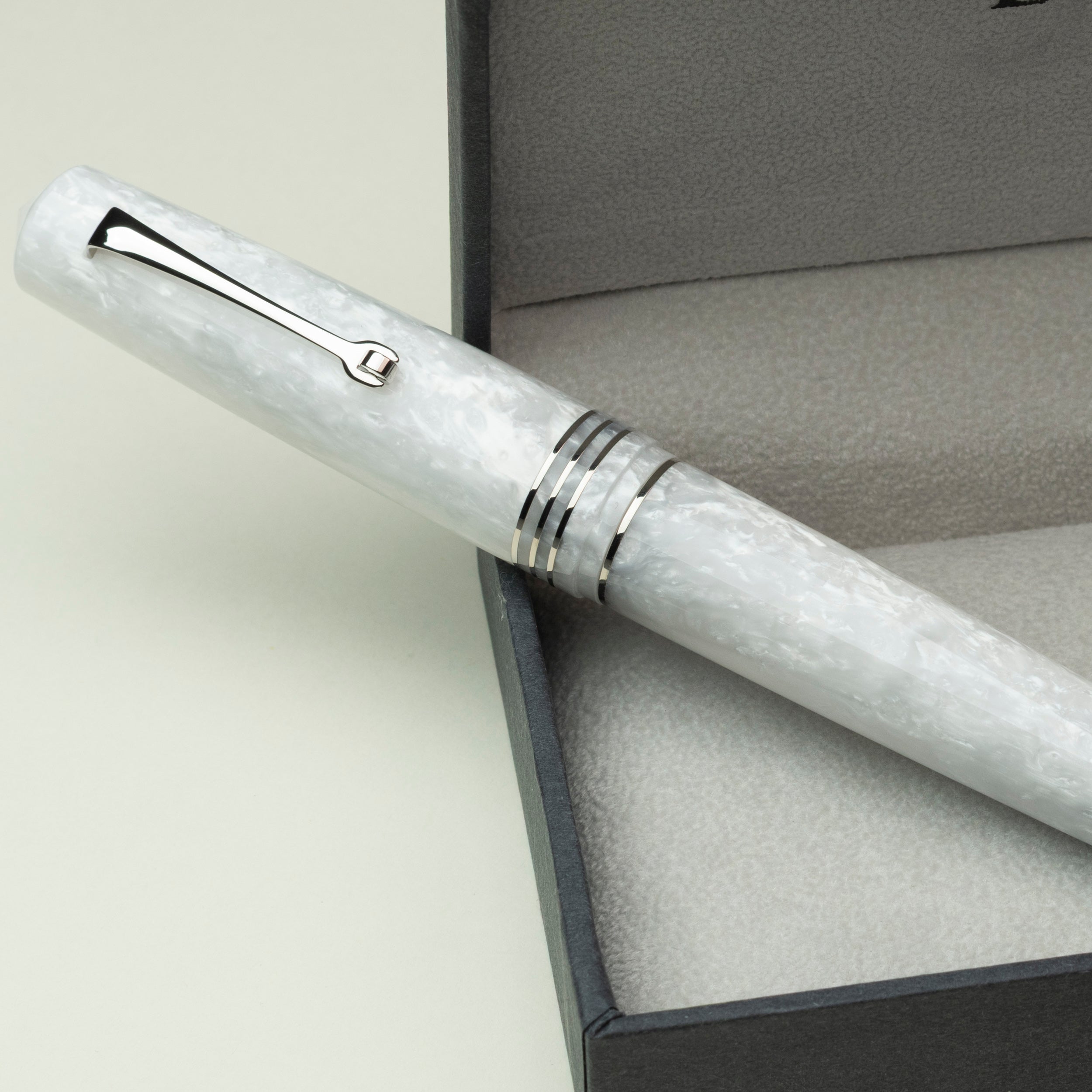 leonardo-officina-italiana-momento-zero-grande-2-0-ice-penna-stilografica-con-pe image 3
