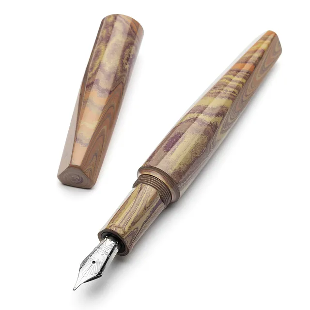 leonardo-officina-italiana-essenza-poliedrica-ebonite-candy-penna-stilografica image 1