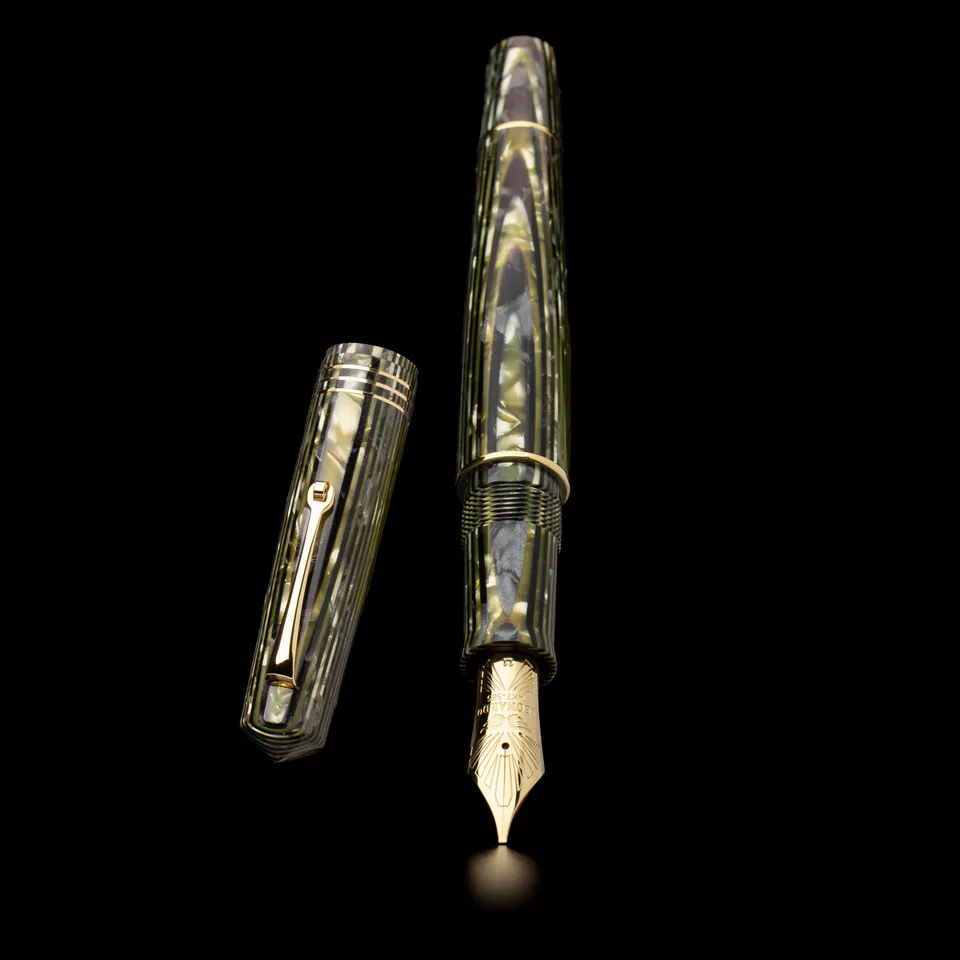 leonardo-officina-italiana-momento-zero-grande-leonarco-olive-celluloide-stilogr image 1