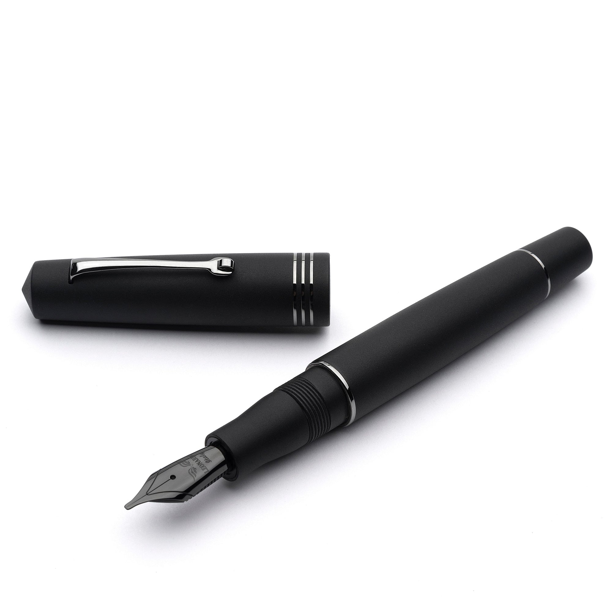 leonardo-officina-italiana-momento-zero-nero-opaco-penna-stilografica-pennino-or image 1