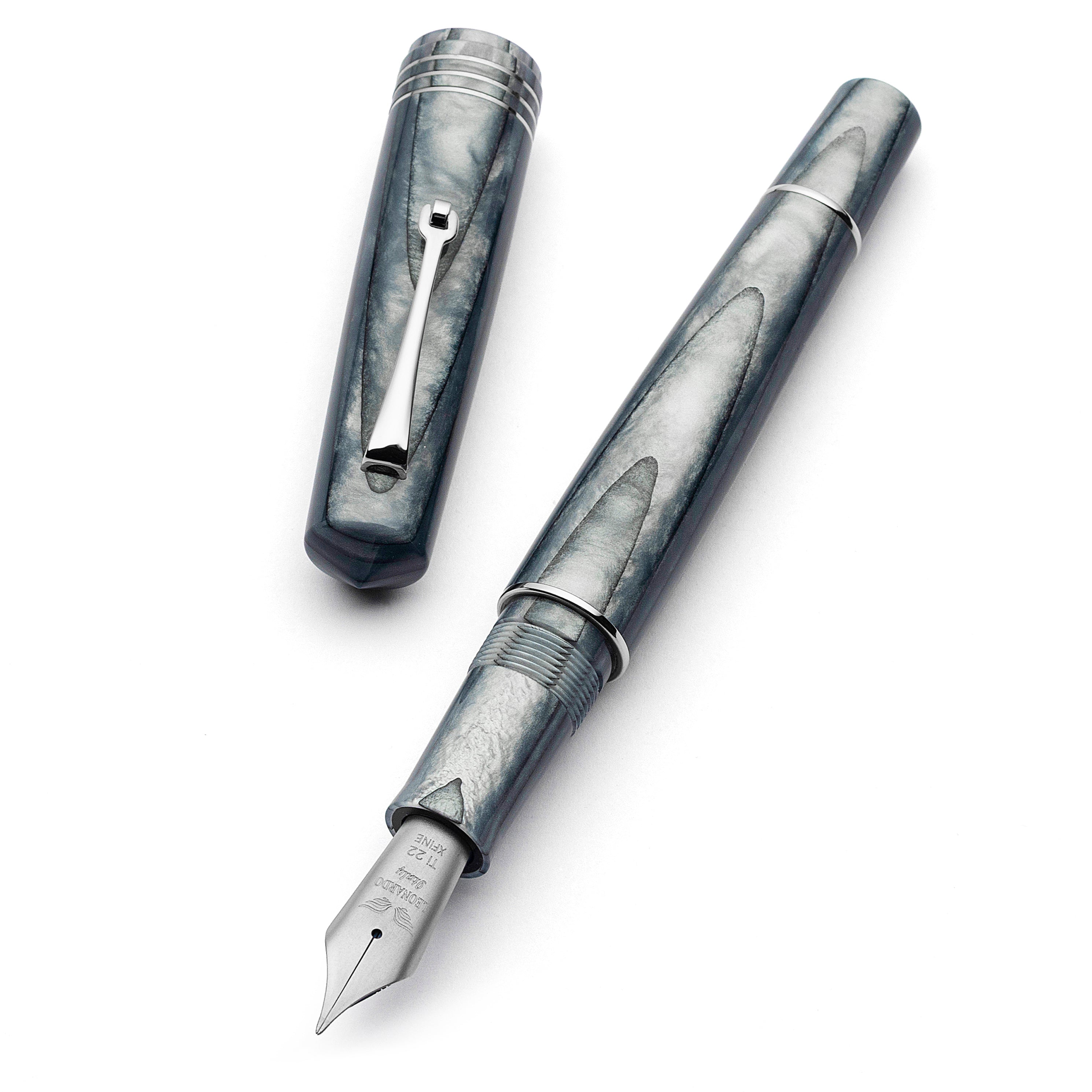 leonardo-officina-italiana-momento-zero-grande-penna-stilografica-mzg-grigio-min image 1