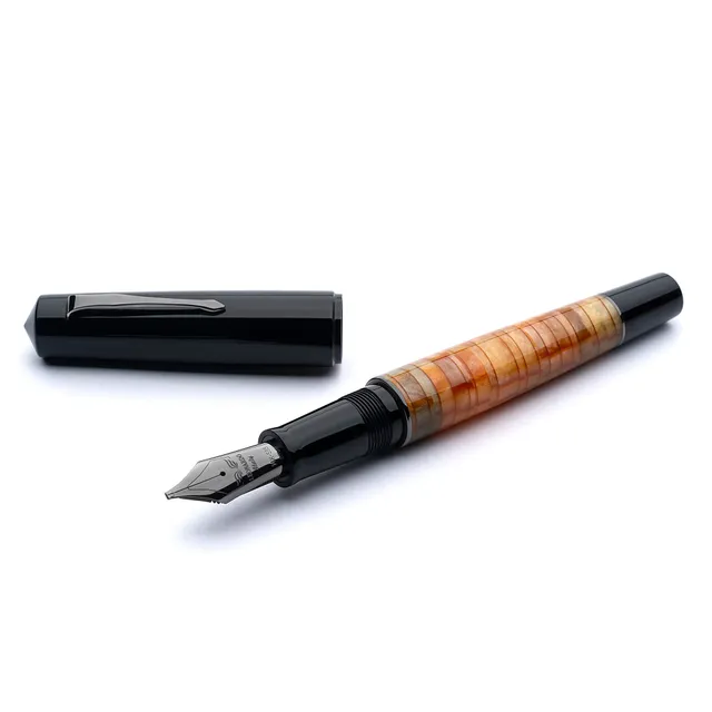 leonardo-officina-italiana-momento-zero-grande-minimalist-stilografica-nero-e-ce image 1