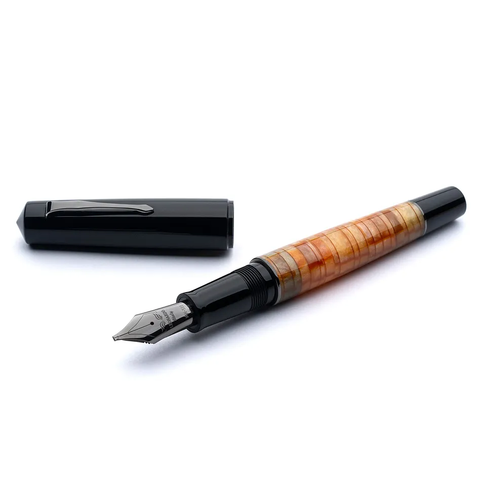 leonardo-officina-italiana-momento-zero-grande-minimalist-stilografica-nero-e-ce image 1