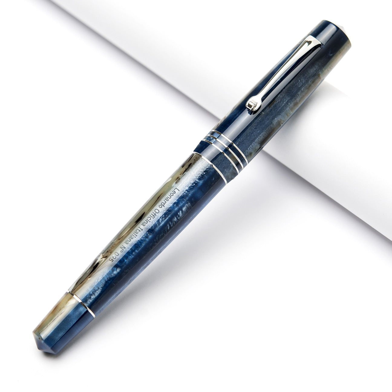 leonardo-officina-italiana-momento-zero-grande-blue-hawaii-penna-stilografica-pe image 2
