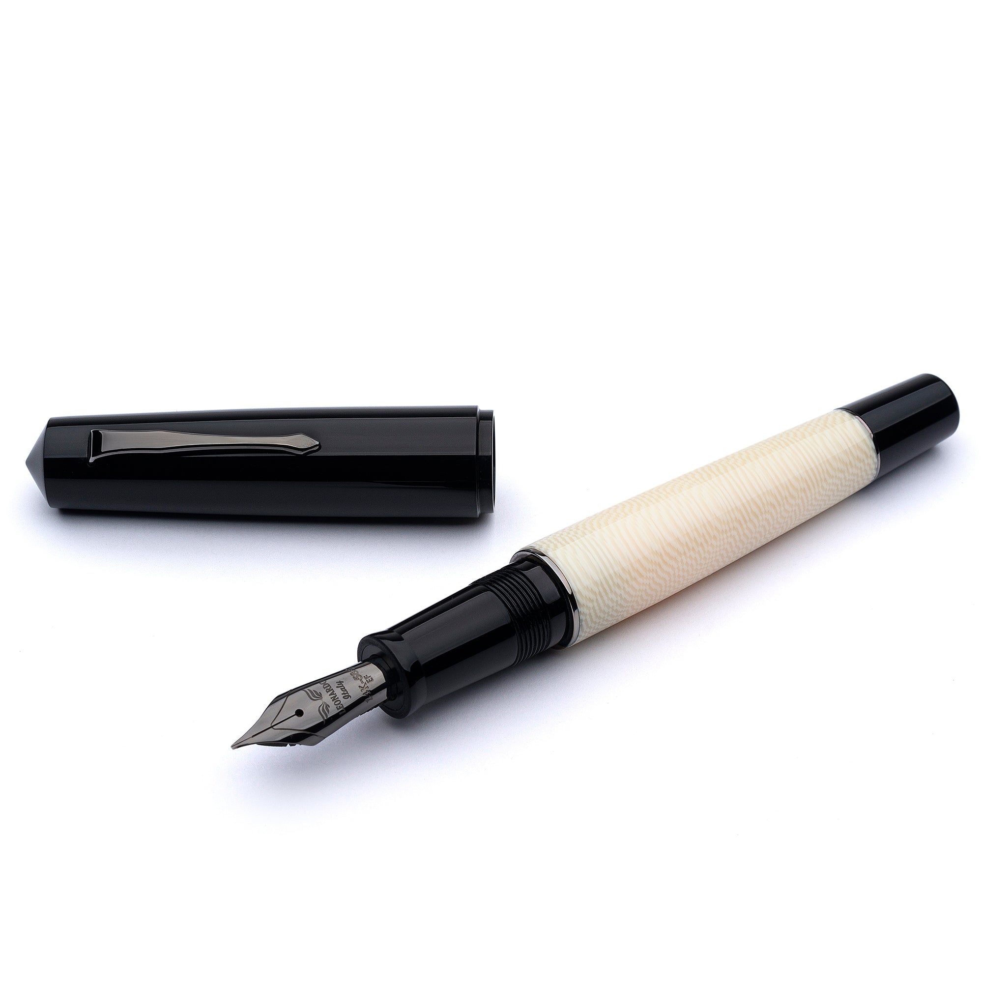 leonardo-officina-italiana-momento-zero-grande-penna-stilografica-mzg-celluloide image 1