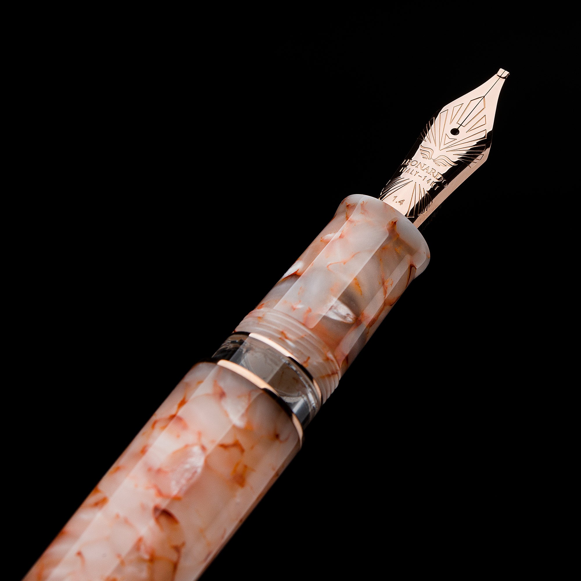 leonardo-officina-italiana-momento-zero-grande-2-0-pelle-d-angelo-stilografica-p image 3