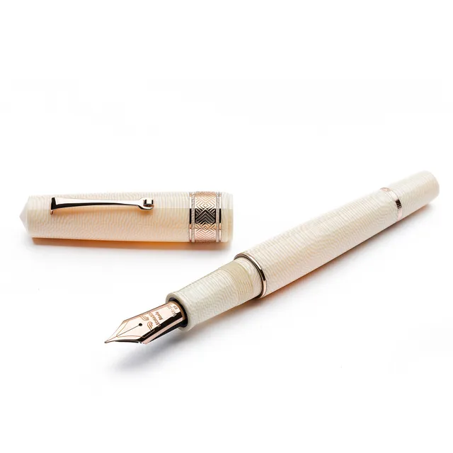 leonardo-officina-italiana-momento-zero-grande-beige-celluloid-penna-stilografic image 1