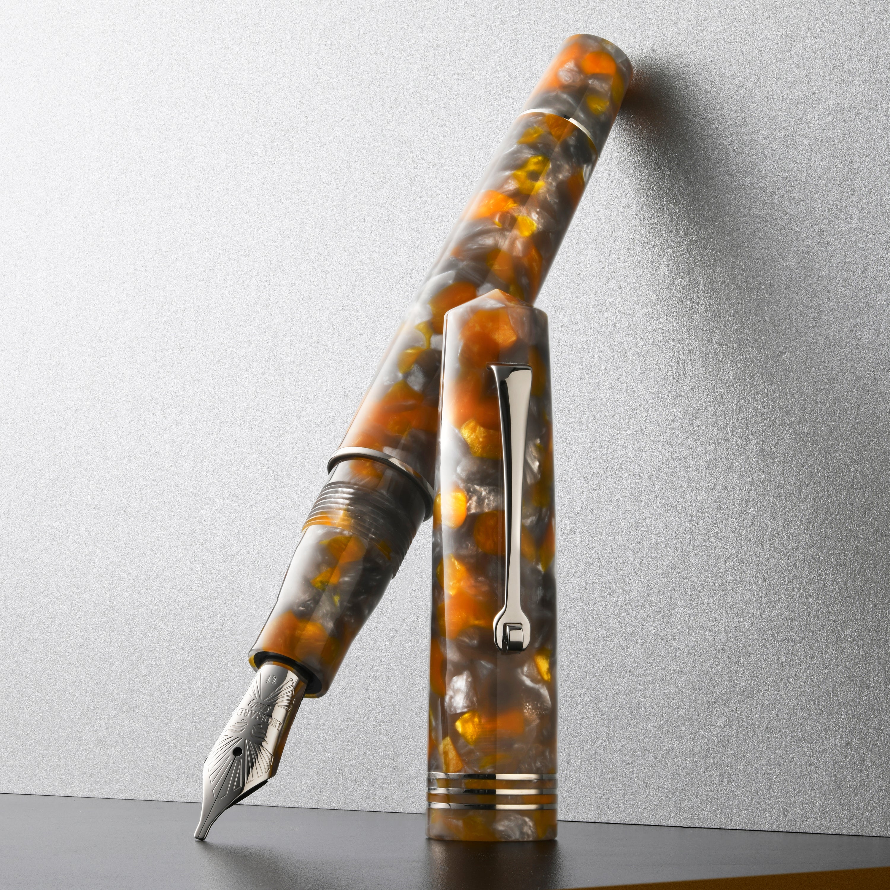 leonardo-officina-italiana-momento-zero-lava-cenere-penna-stilografica-pennino-a image 3