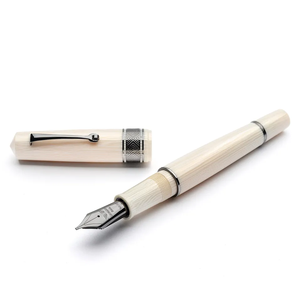leonardo-officina-italiana-momento-zero-grande-celluloide-beige-rt-penna-stilogr image 1