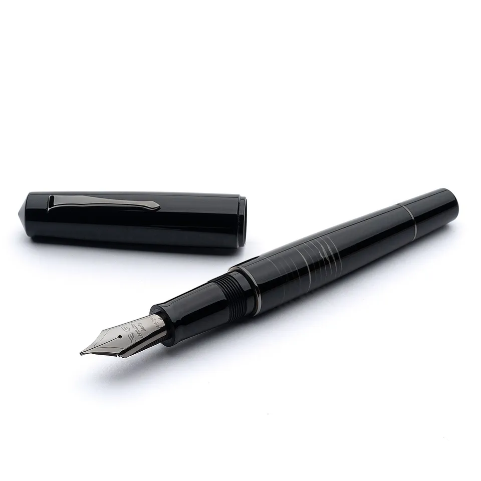 leonardo-officina-italiana-momento-zero-grande-minimalista-penna-stilografica-ce image 1