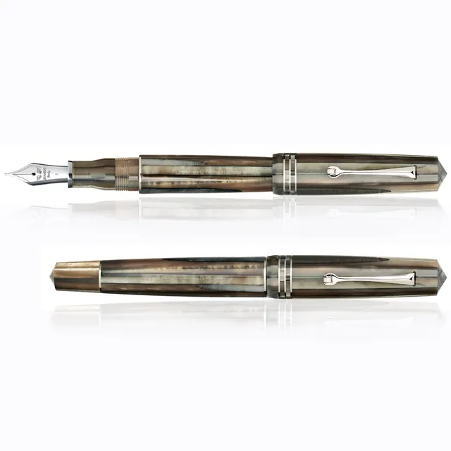 leonardo-officina-italiana-momento-zero-grande-sabbia-stilografica-a-stantuffo-c image 1