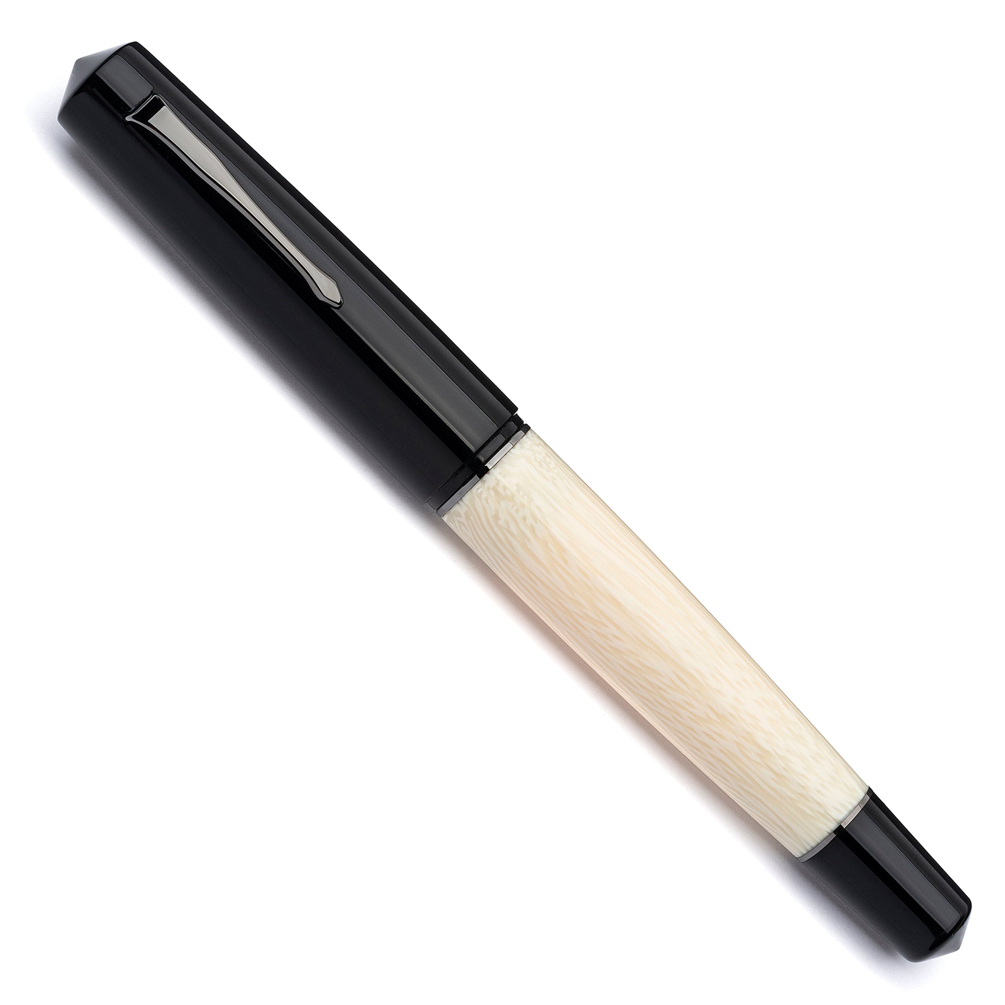 leonardo-officina-italiana-momento-zero-grande-stilografica-celluloide-minimalis image 2