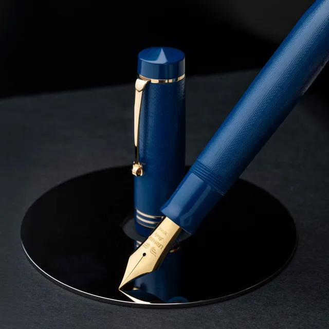 leonardo-officina-italiana-audace-art-nouveau-ebanite-blu-guilloch-milano-stilog image 1