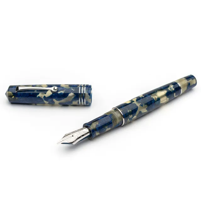 leonardo-officina-italiana-momento-zero-grande-penna-stilografica-celluloide-blu image 1