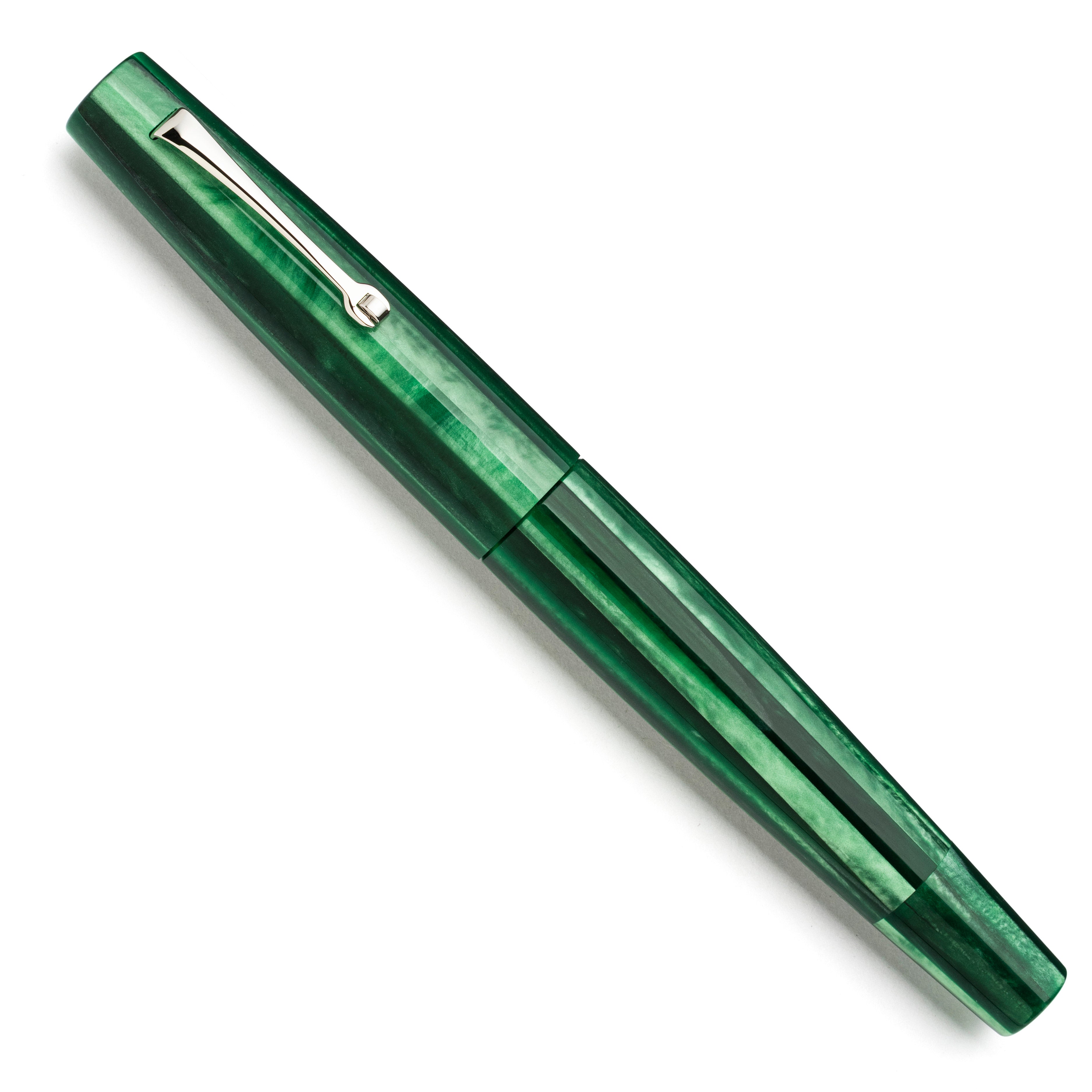 leonardo-officina-italiana-essenza-ebonite-etna-penna-stilografica-pennino-accia image 3