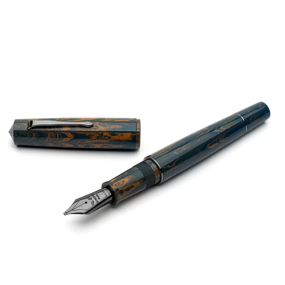 leonardo-officina-italiana-momento-zero-grande-ebanite-blu-curry-stilografica-or image 1