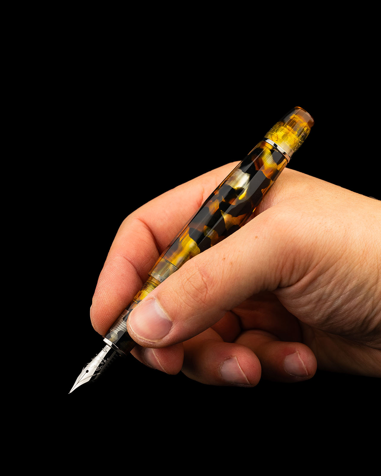 scribo-feel-finestra-sul-tempo-penna-stilografica-in-ambra image 5