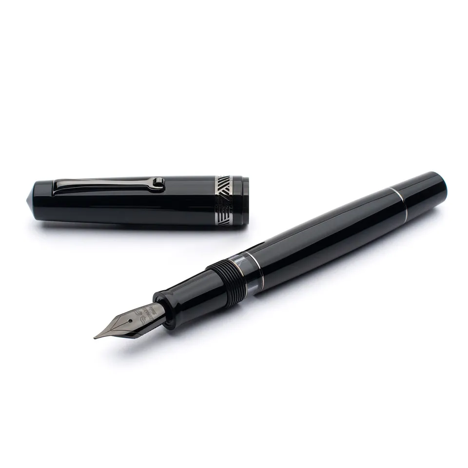 leonardo-officina-italiana-momento-magico-glossy-black-penna-stilografica-pennin image 1
