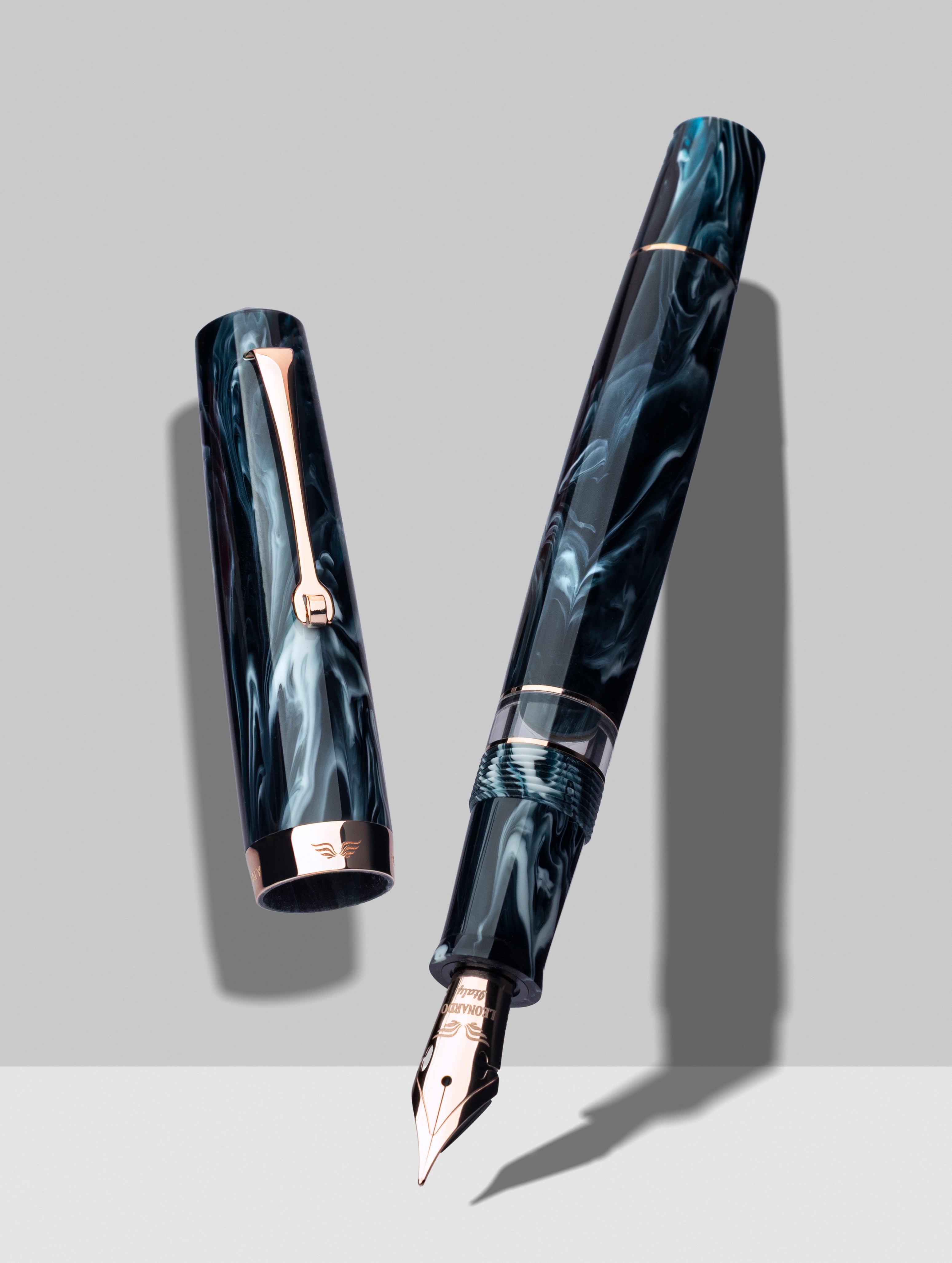 leonardo-officina-italiana-momento-magico-fantasie-arctic-blast-2026-penna-stilo image 3