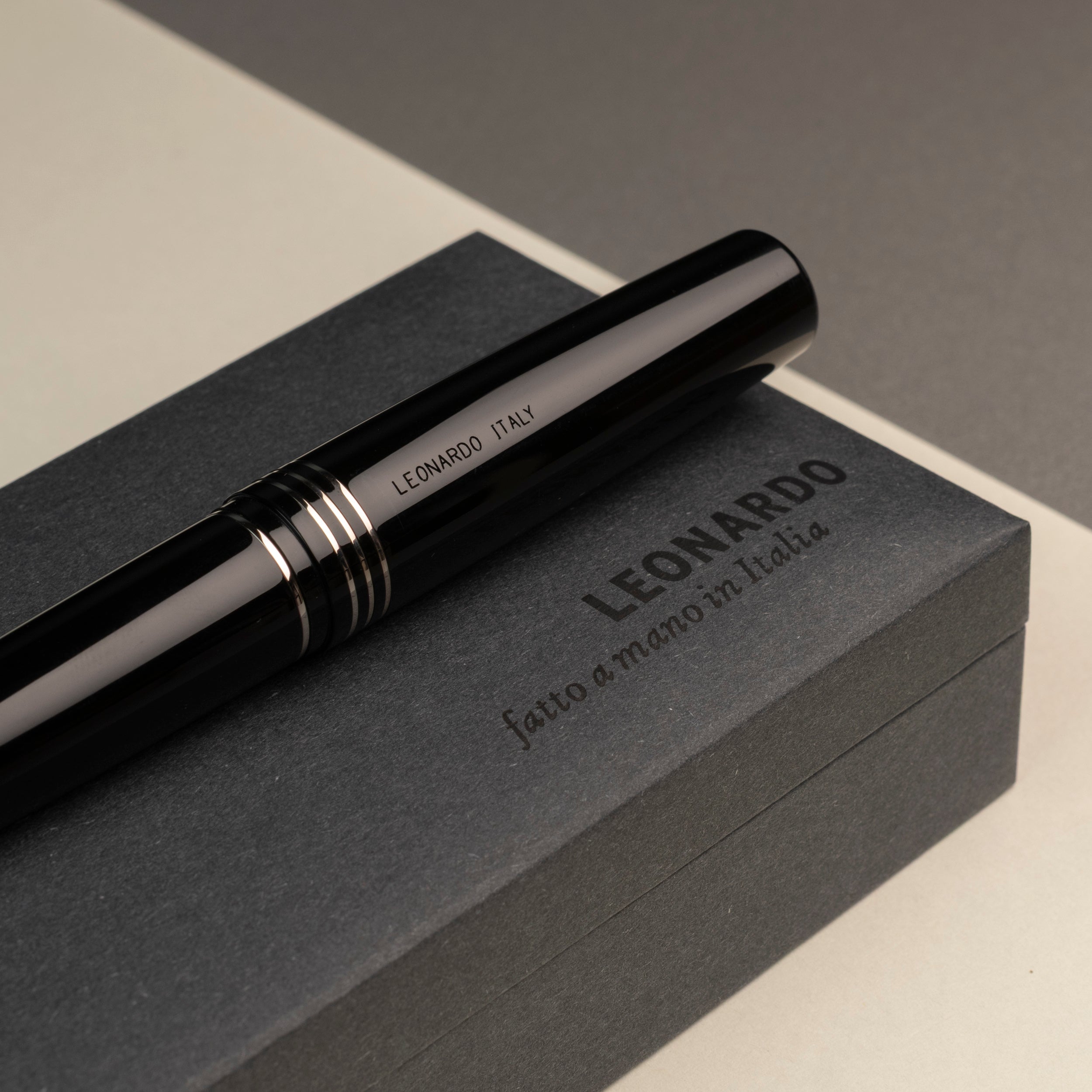 leonardo-officina-italiana-momento-zero-grande-2-0-la-fenice-stilografica-pennin image 6
