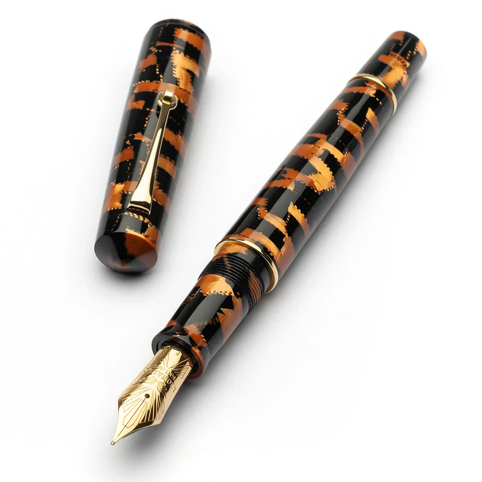 leonardo-officina-italiana-momento-zero-grande-minimalist-celluloide-vintage-1-1 image 1