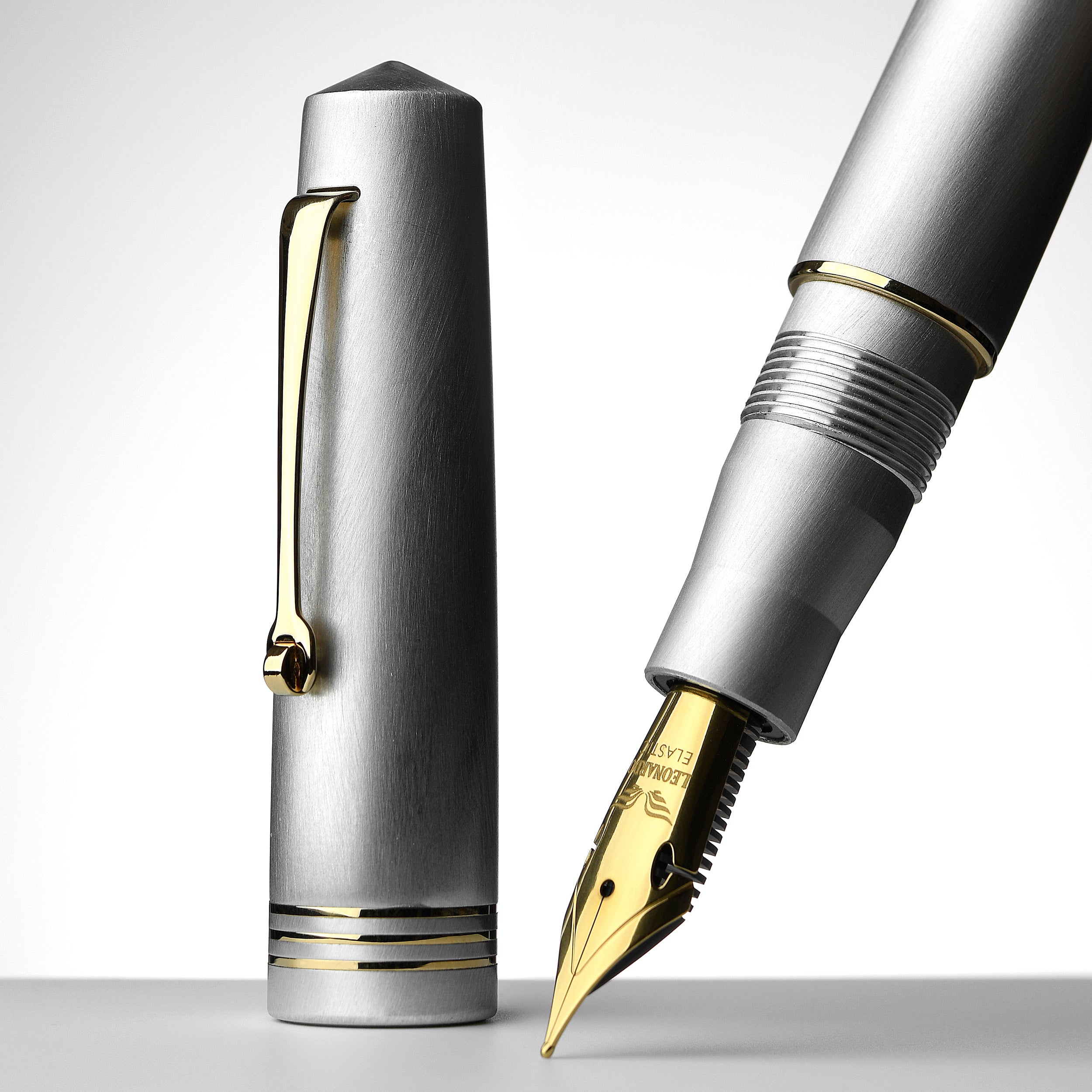 leonardo-officina-italiana-momento-zero-aluminia-penna-stilografica-edizione-lim image 8