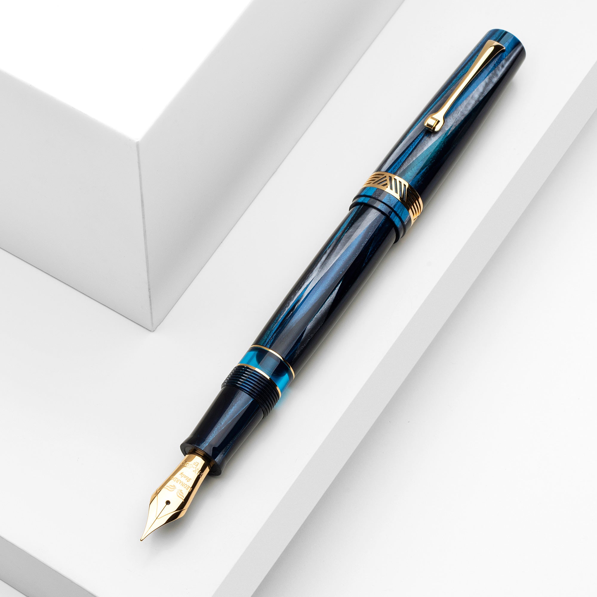 leonardo-officina-italiana-momento-magico-abyss-celluloid-stilografica-a-stantuf image 4