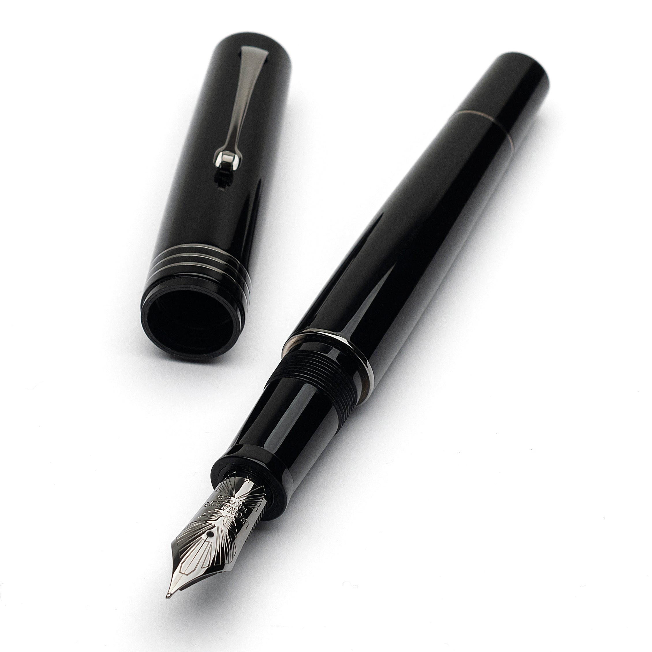 leonardo-officina-italiana-momento-zero-grande-mzg-celluloide-nero-nero-penna-st image 1