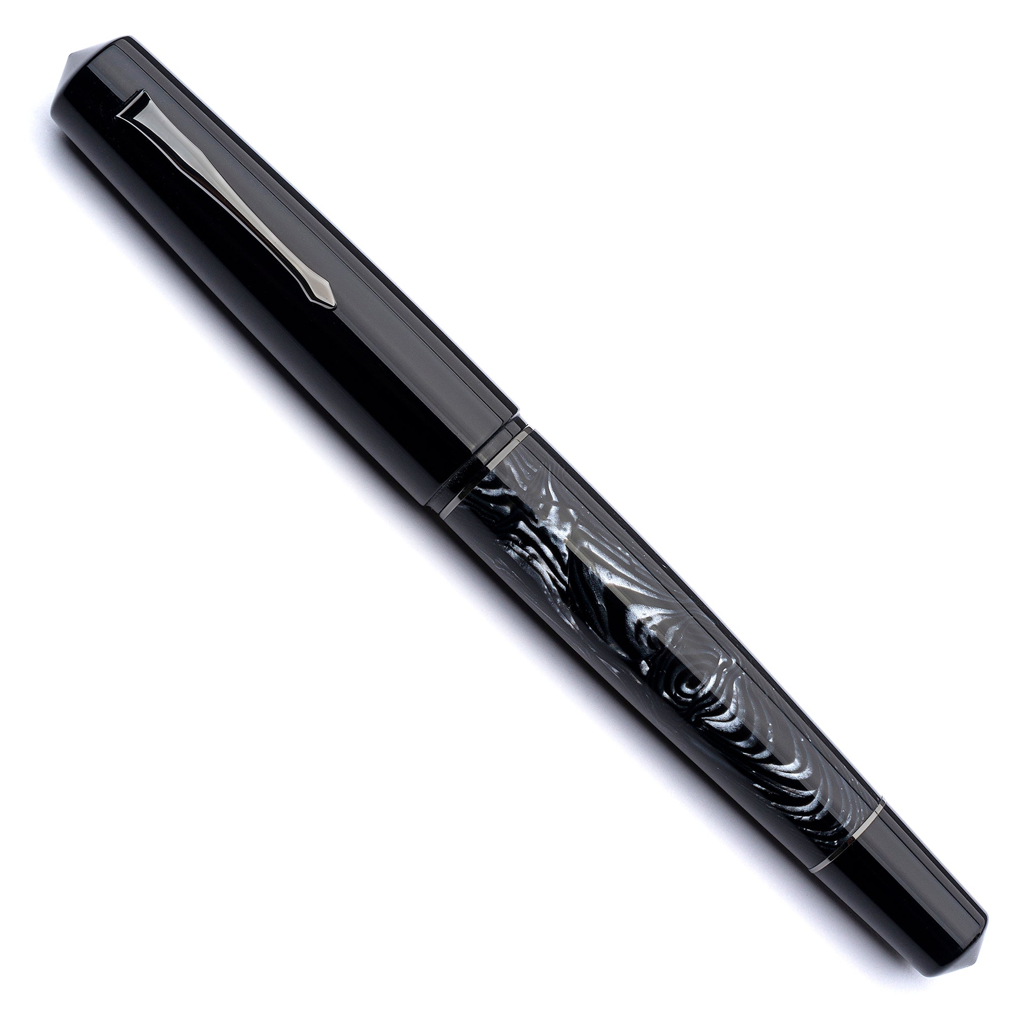 leonardo-officina-italiana-momento-zero-grande-celluloide-minimalist-nera-e-grig image 2