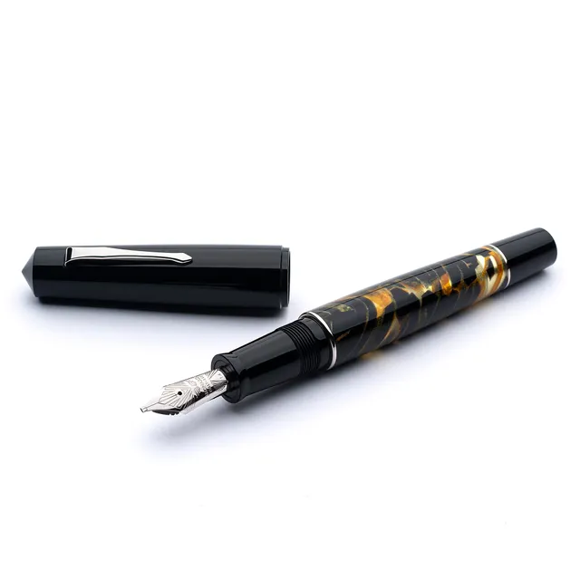 leonardo-momento-zero-grande-minimalist-celluloide-nera-pennino-oro-6 image 1
