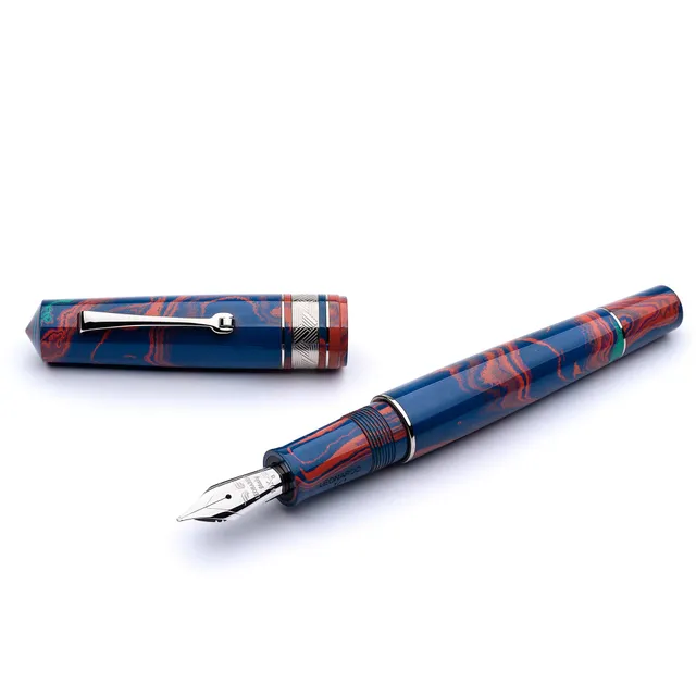 leonardo-officina-italiana-momento-zero-grande-stilografica-1-1-ebanite-rosso-bl image 1