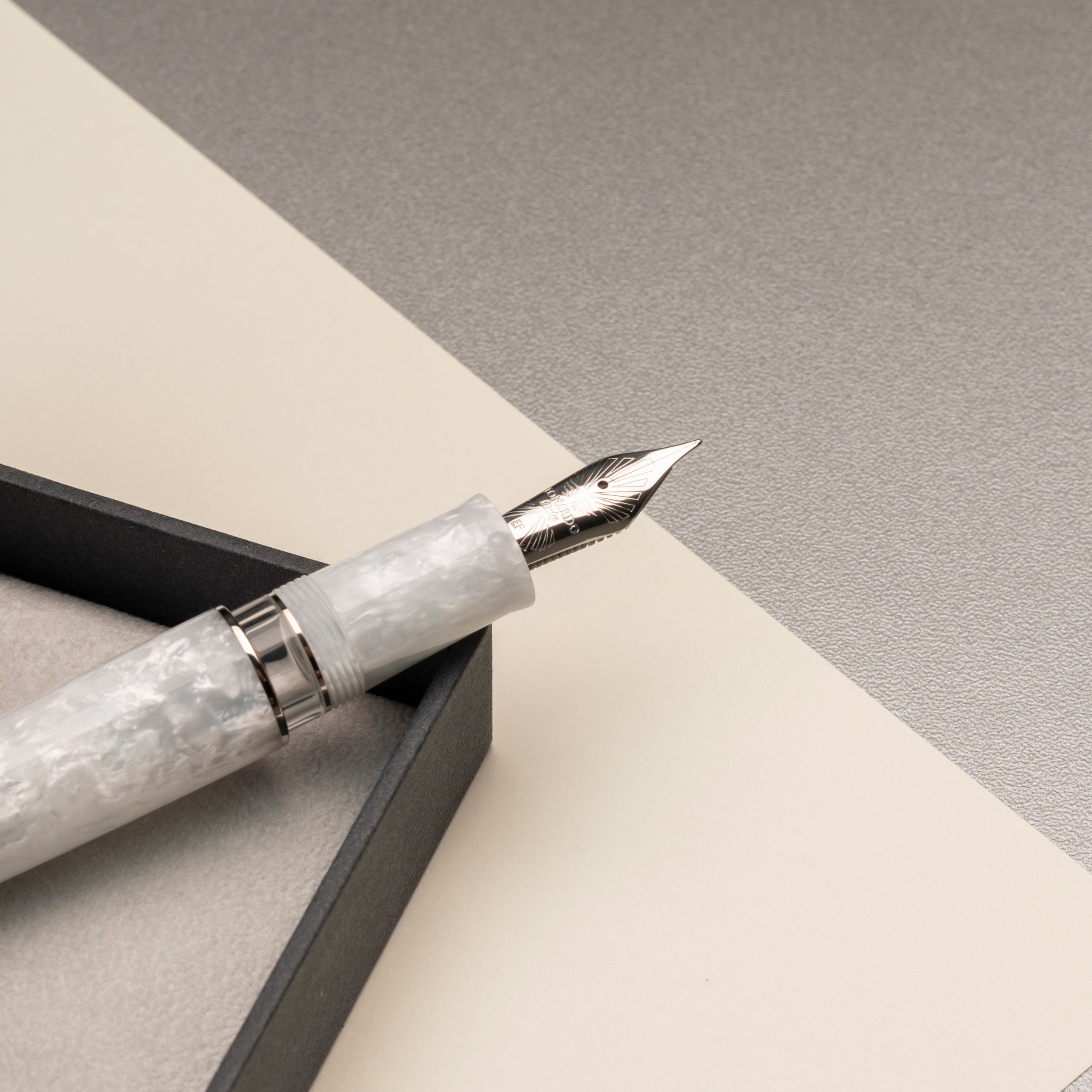 leonardo-officina-italiana-momento-zero-grande-2-0-ice-penna-stilografica-con-pe image 5
